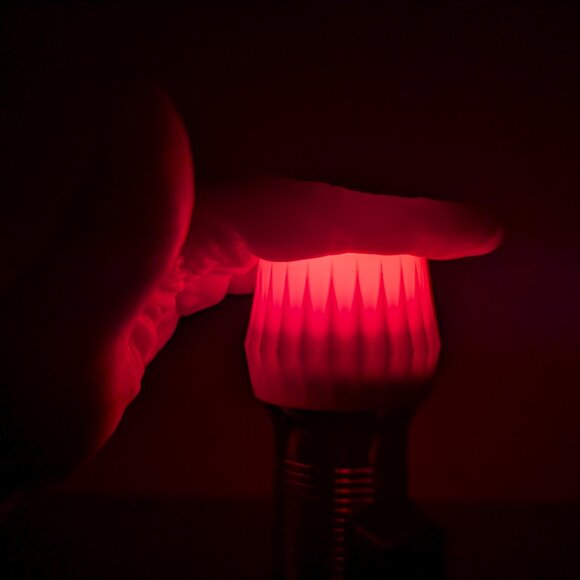 Vintage Eveready flashlight "magnet light" battery powered hand torch Hong Kong - Picture 10 of 13